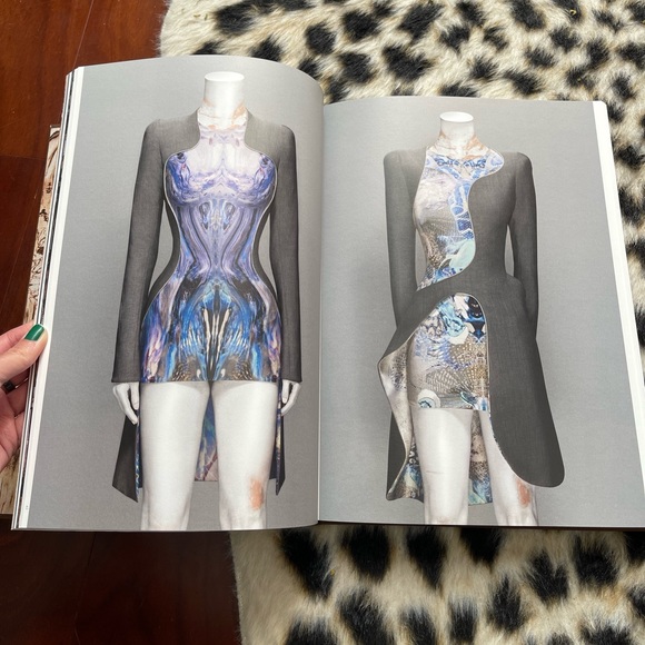 ALEXANDER MCQUEEN đź’€ SAVAGE BEAUTY đź–¤ - Picture 5 of 8